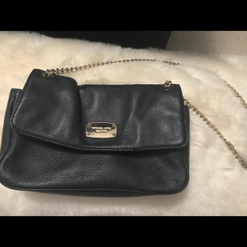Genuine leather Michael Kors gold chain purse ✨✨✨